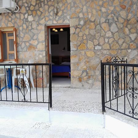 "Aris" Sevasti Symi Studios Exterior foto